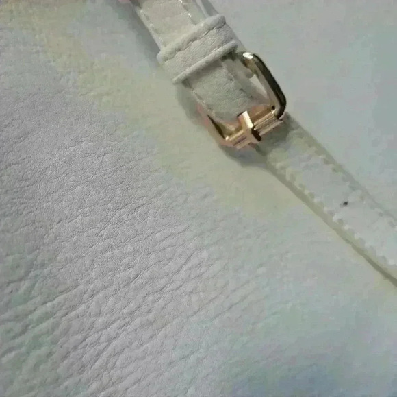 White faux Leather Tote - Picture 5 of 8